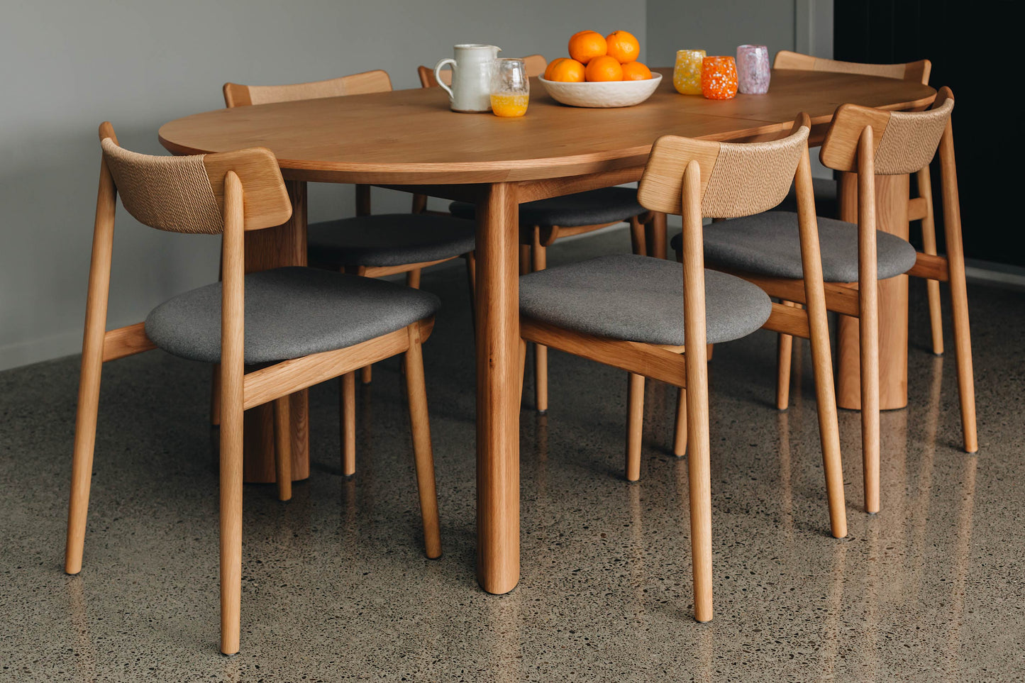 Kontur Oak Dining Table